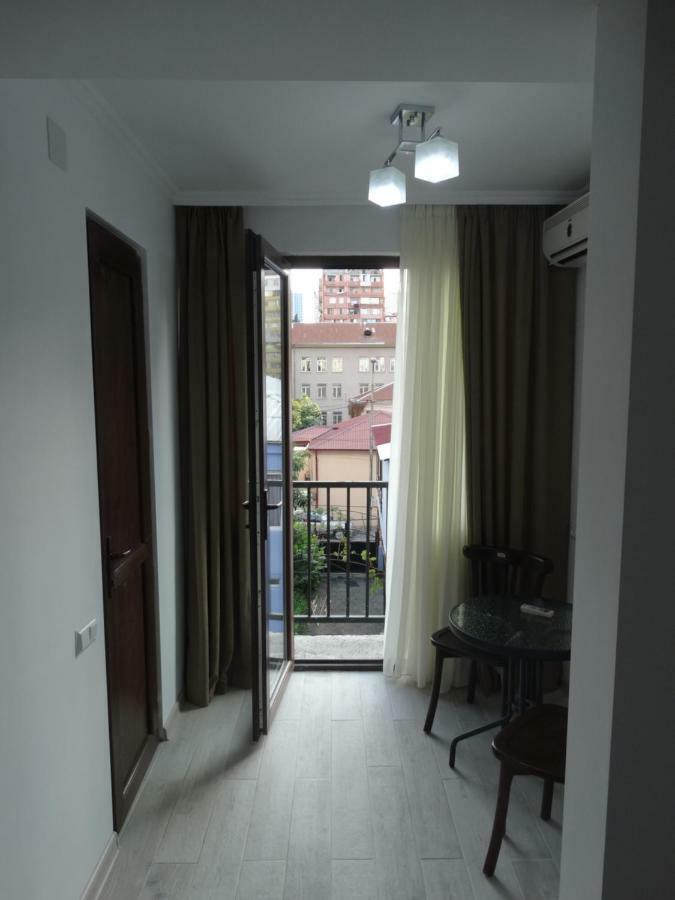 Gulnasi'S Guesthouse Batumi Exterior photo